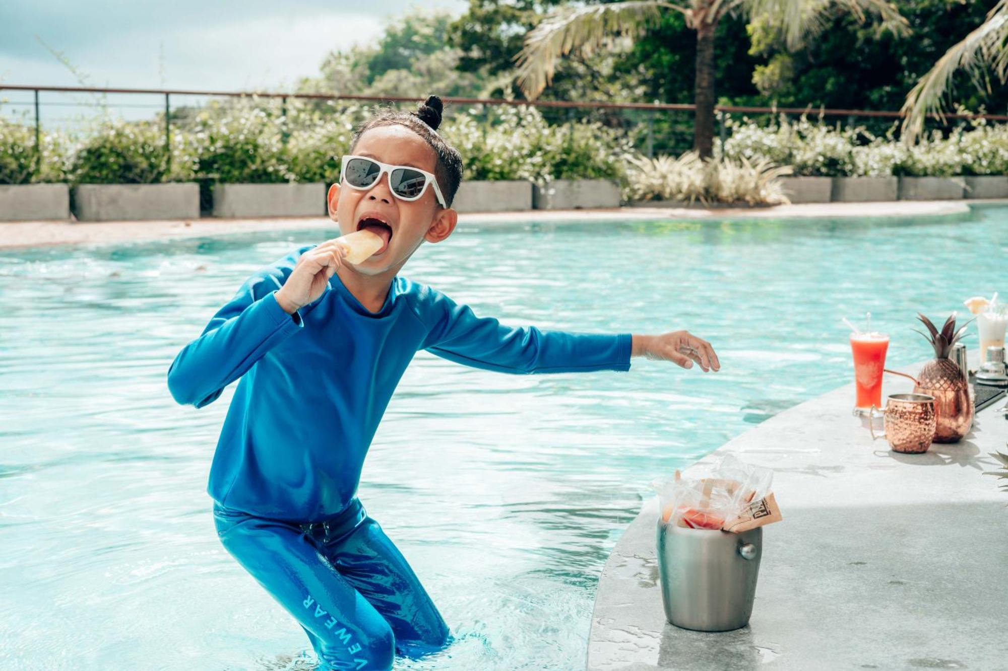Skyview Resort Phuket Patong Beach Екстер'єр фото A child wearing a rash guard